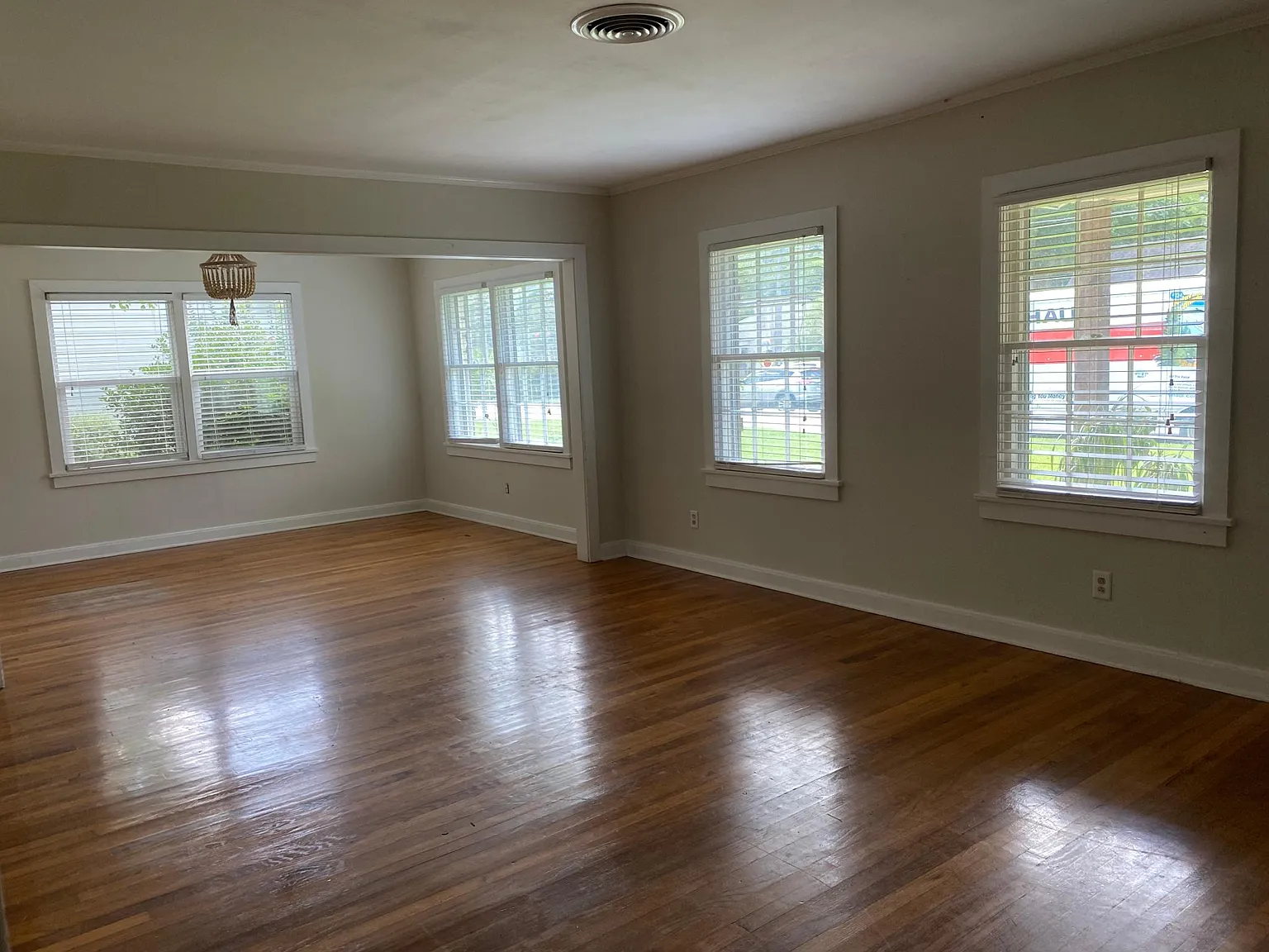 3 bed, 2089 sqft, $1,565 — Photo 4