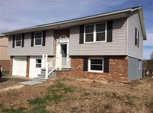 150 Washington Cir, Hurricane, WV 25526