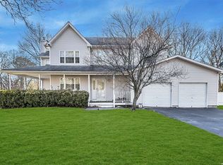 32 Gaetano Ln, Coram, NY