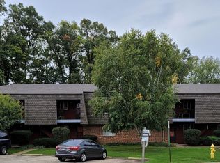 Sleepy Hollow Apartments - 842, Oconomowoc, WI 53066