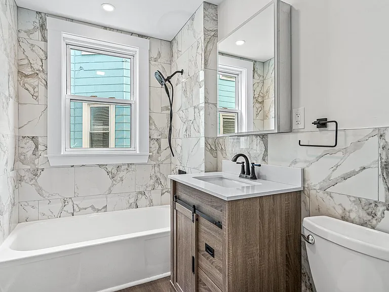 79 Pleasant St #3 — Photo 5