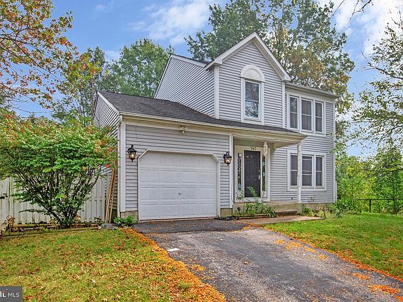 2nd image of 767 Sunnyfield Ln