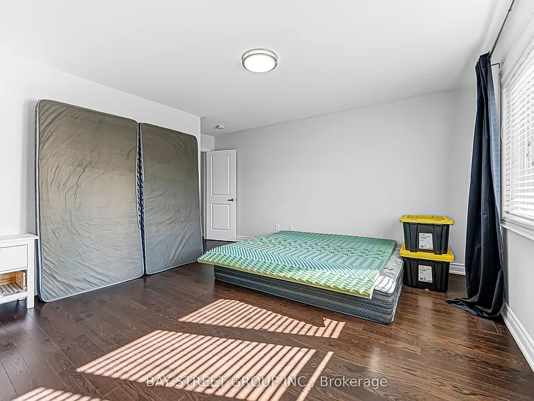 60 Mohandas Dr — Photo 40