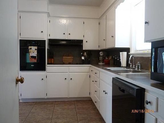 5th image of 210 Parkview Pl