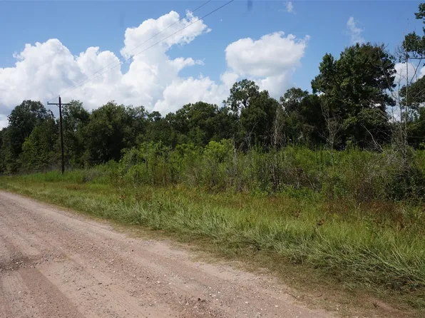 20130 Elm St, New Caney, TX 77357