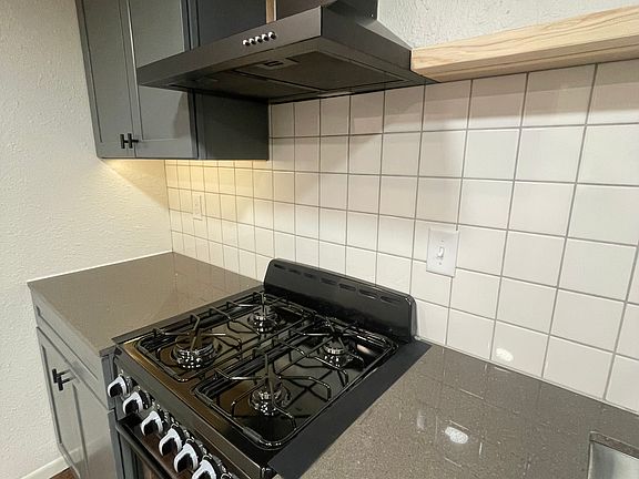 5th image of 115 15th St Unit C