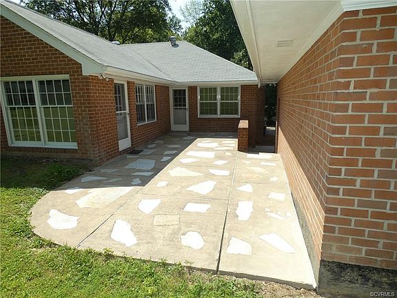 5th image of 317 N Pinetta Dr