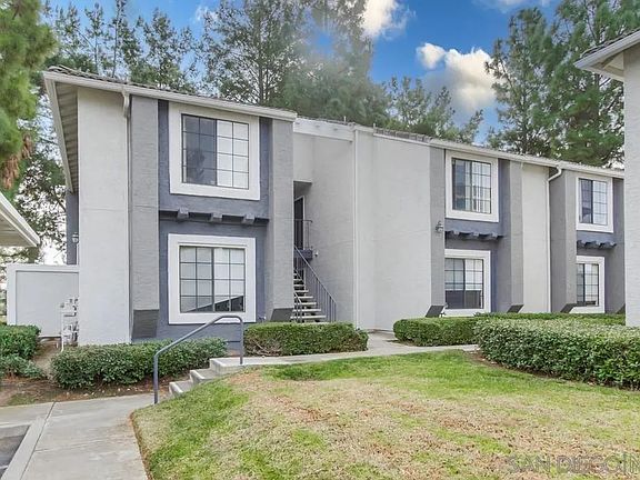 2nd image of 14918 Avenida Venusto Unit 136