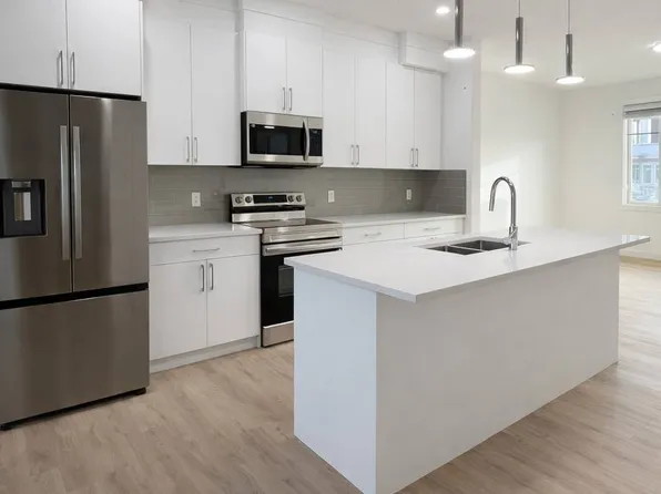 Beautiful 8-plex located in One of Beaumont's Most Desirable Communities