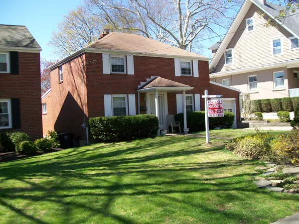 607 10th St, Oakmont, PA 15139