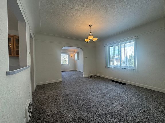 4th image of 431 Elm St #1