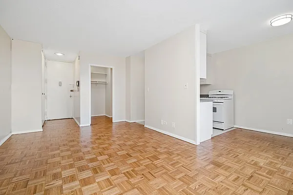 Rented by Edwards & Noble Properties LTD | media 5