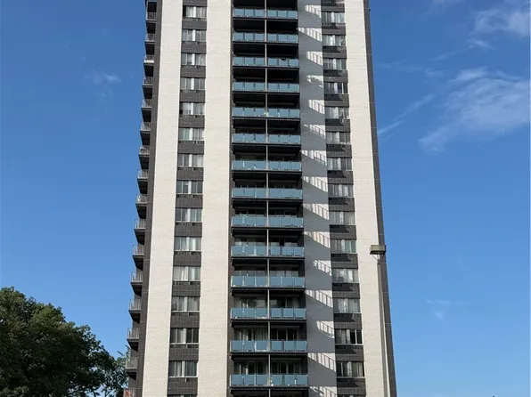 1800 Roundhill Rd APT 406, Charleston, WV 25314