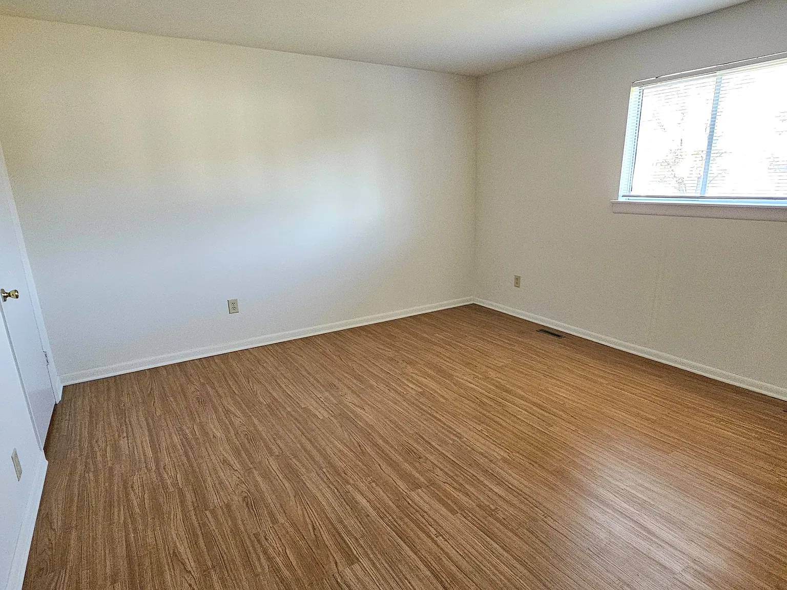 2 bed, 1.5 bath, 1675 sqft, $1,650 — Photo 4
