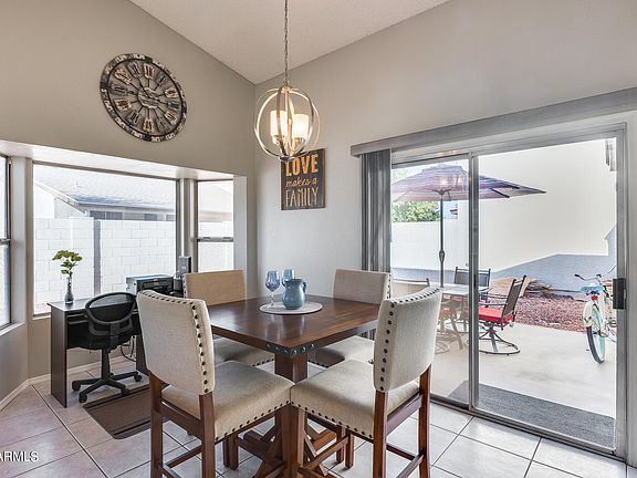 3rd image of 8862 W GROVERS Avenue