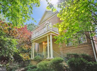 135 Rees Pl, Falls Church, VA 22046