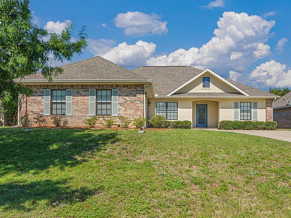 2nd image of 3265 Chapelwood Dr