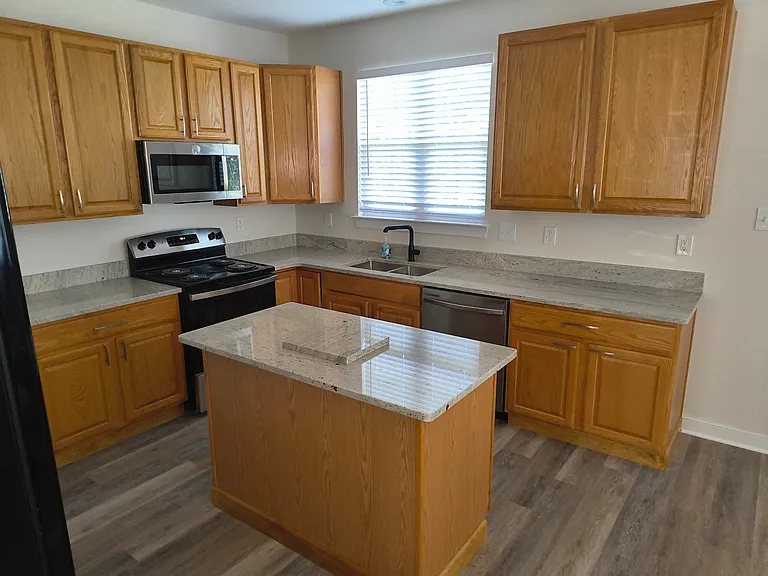 458 Sequoia Dr #1 — Photo 1