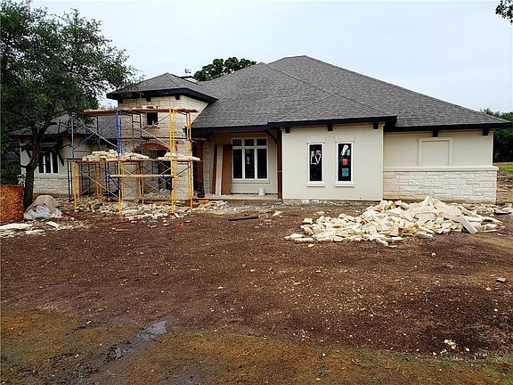 5th image of 221 Highland Oaks