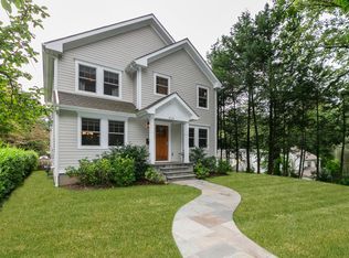 828 Pleasantville Rd, Briarcliff Manor, NY 10510