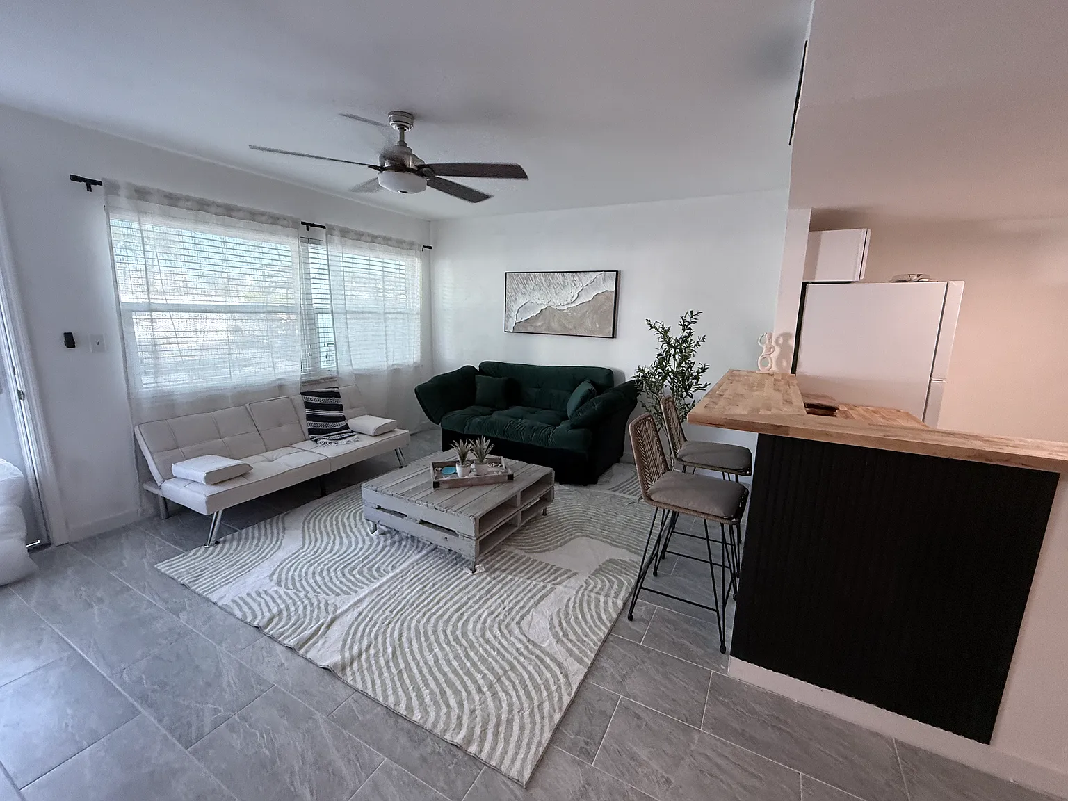 8615 E Bay Dr — Photo 3