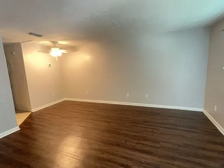 2530 Mar Ct — Photo 7