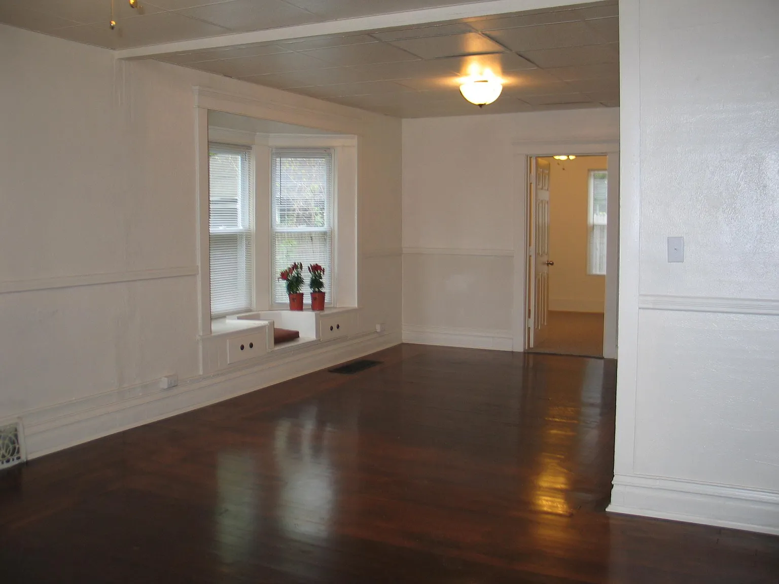 2 bed, 1000 sqft, $1,000 — Photo 1