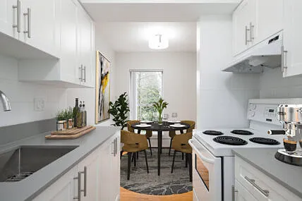 Bellevue Towers Apartments — Photo 4
