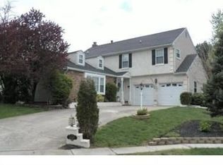 8 Union Mill Ct, Mount Laurel, NJ 08054