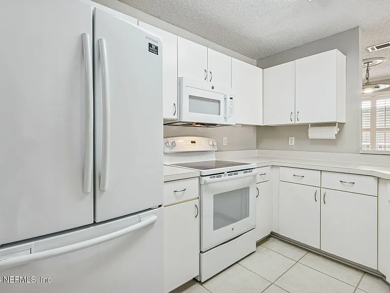 800 Ironwood Dr #834 — Photo 12