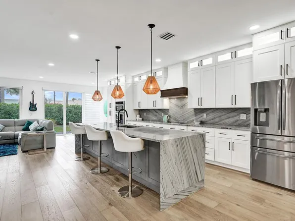 6800 Via Regina, Boca Raton, FL 33433