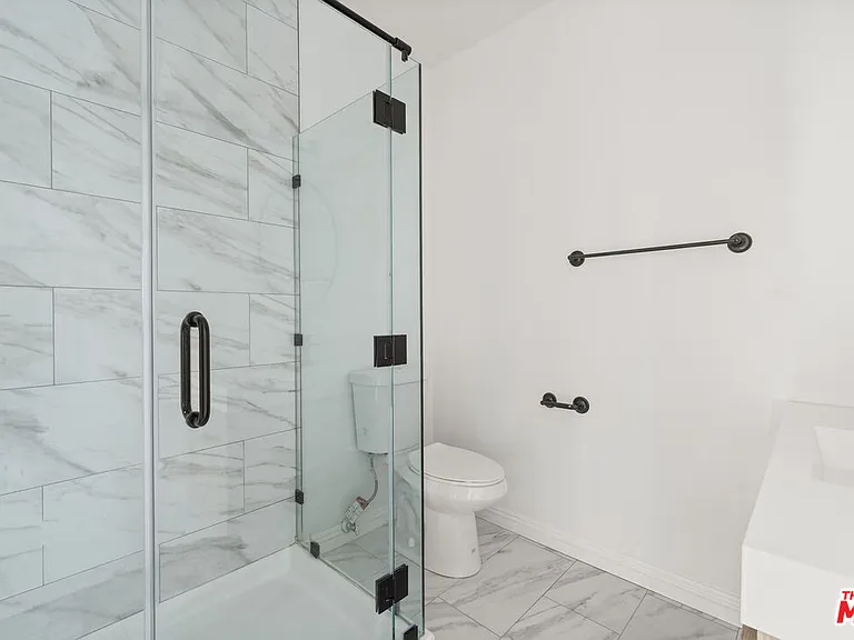 900 Euclid St #404 — Photo 14