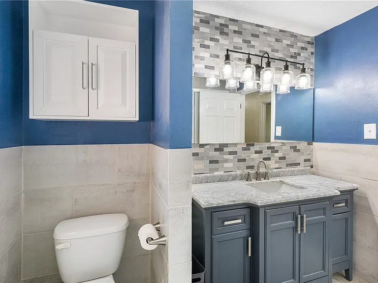 209 Helena St — Photo 14