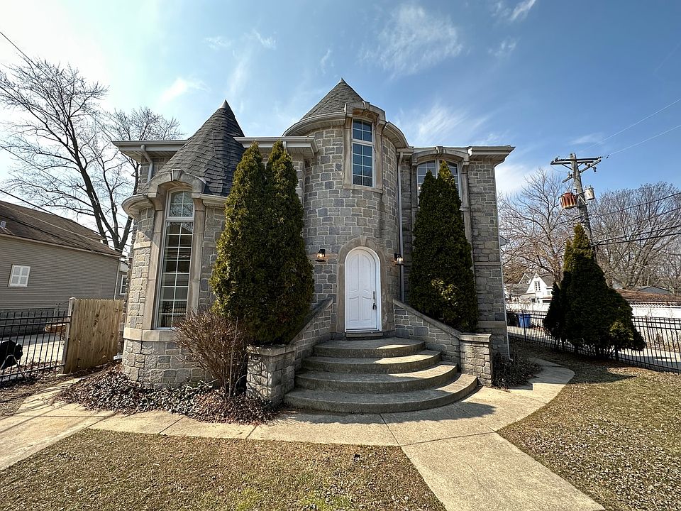 1st image of 6962 N Seeley Ave
