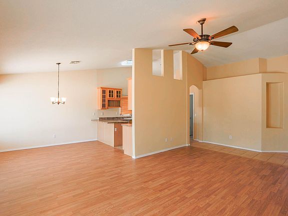 5th image of 1441 E Huntington Dr