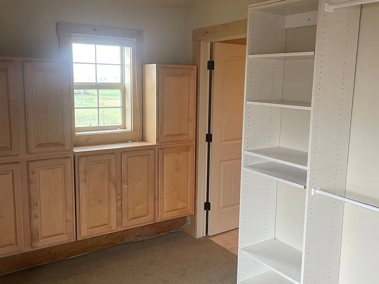 1084 E Moody Rd — Photo 25
