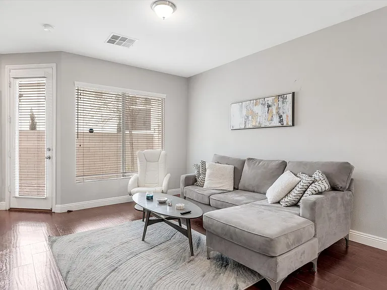 1542 Evening Spirit Ave — Photo 16