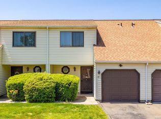 757 Lake Ave APT 10, Bristol, CT 06010