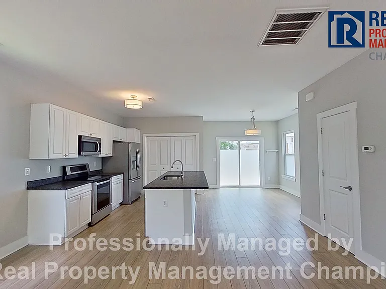 632 Brunswick St — Photo 6
