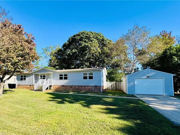 209 Cattail Ln, Yorktown, VA 23693