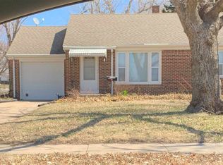1158 N Crestway St, Wichita, KS 67208
