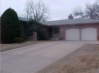 921 Anderson Ave, Newton, KS 67114