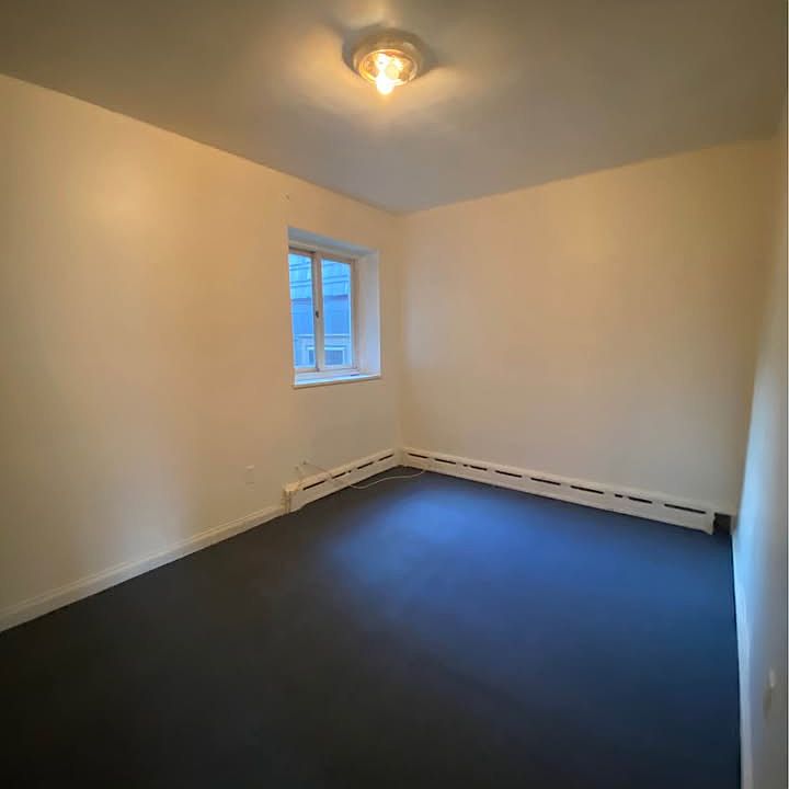 1st image of 1388 E Delavan Ave