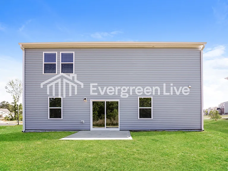 305 Logan Creek Dr — Photo 15