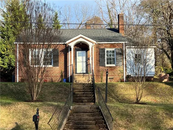 324 N Bridge St, Elkin, NC 28621