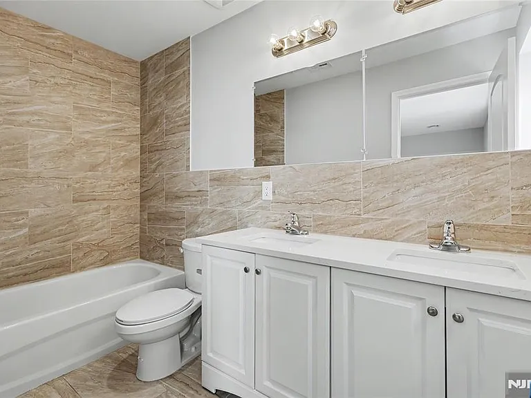 168 Johnson Ave — Photo 25
