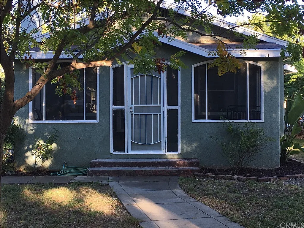 342 S Plumas St photo 1