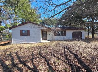 1567 Elizabeth Ave, Rochester, IN 46975