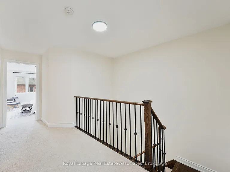 41 Mazarine Ln — Photo 25