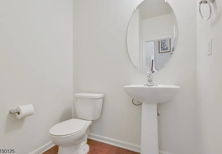 306 Waterview Ct — Photo 2